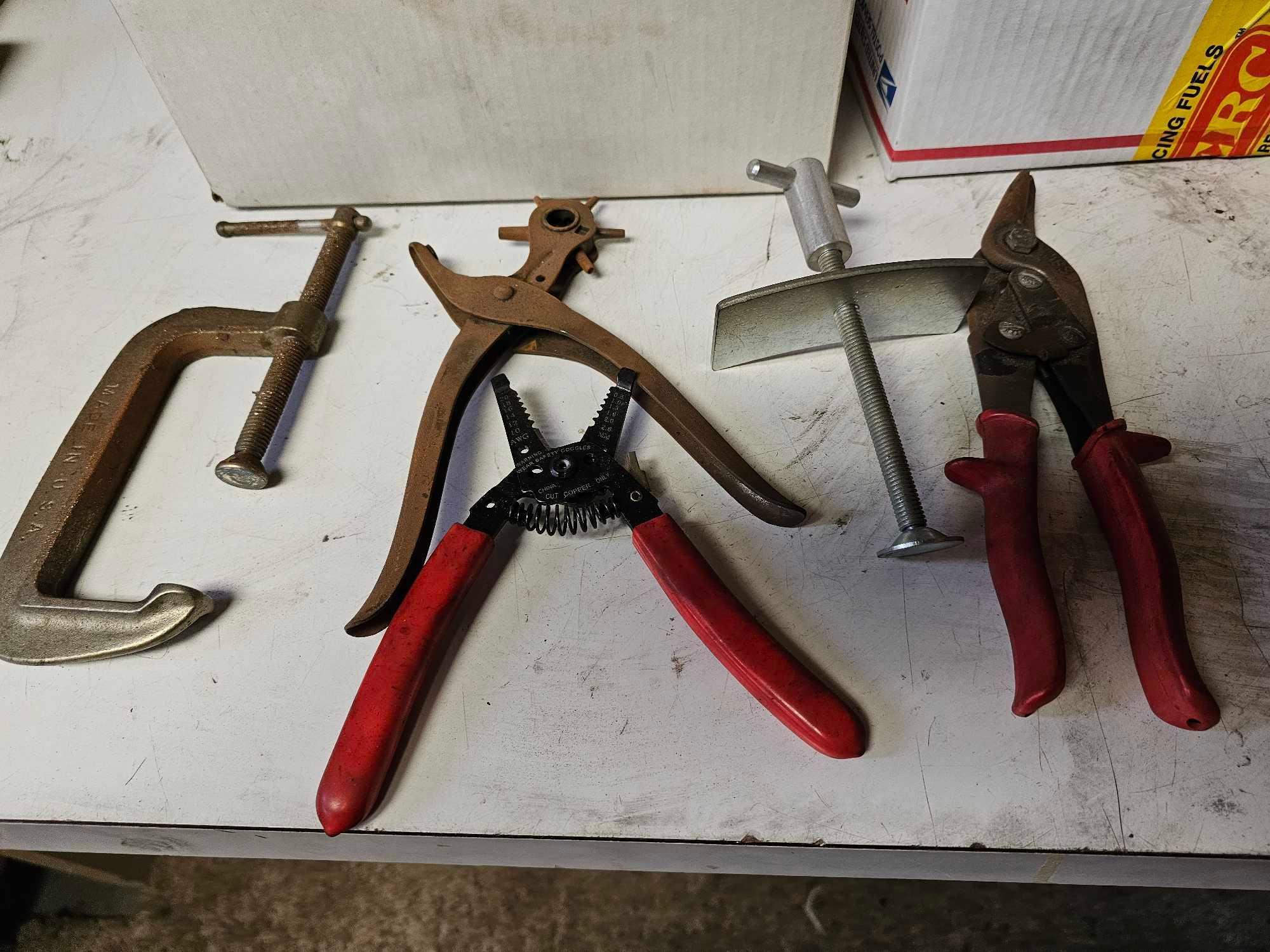 CRAFTSMAN TOOL BOX WITH HAND TOOLS