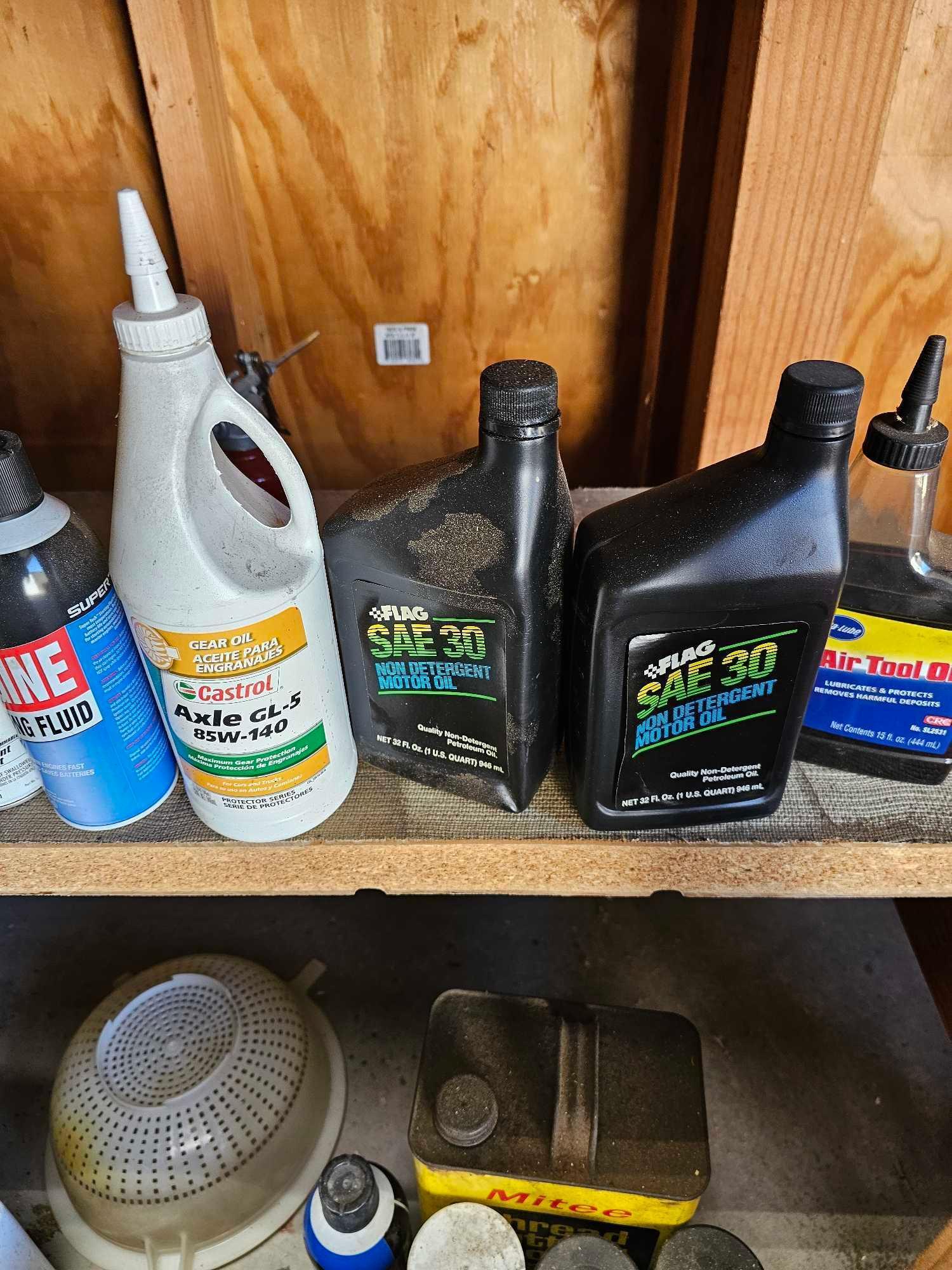 MIXED LOT OF HOUSEHOLD CHEMICALS