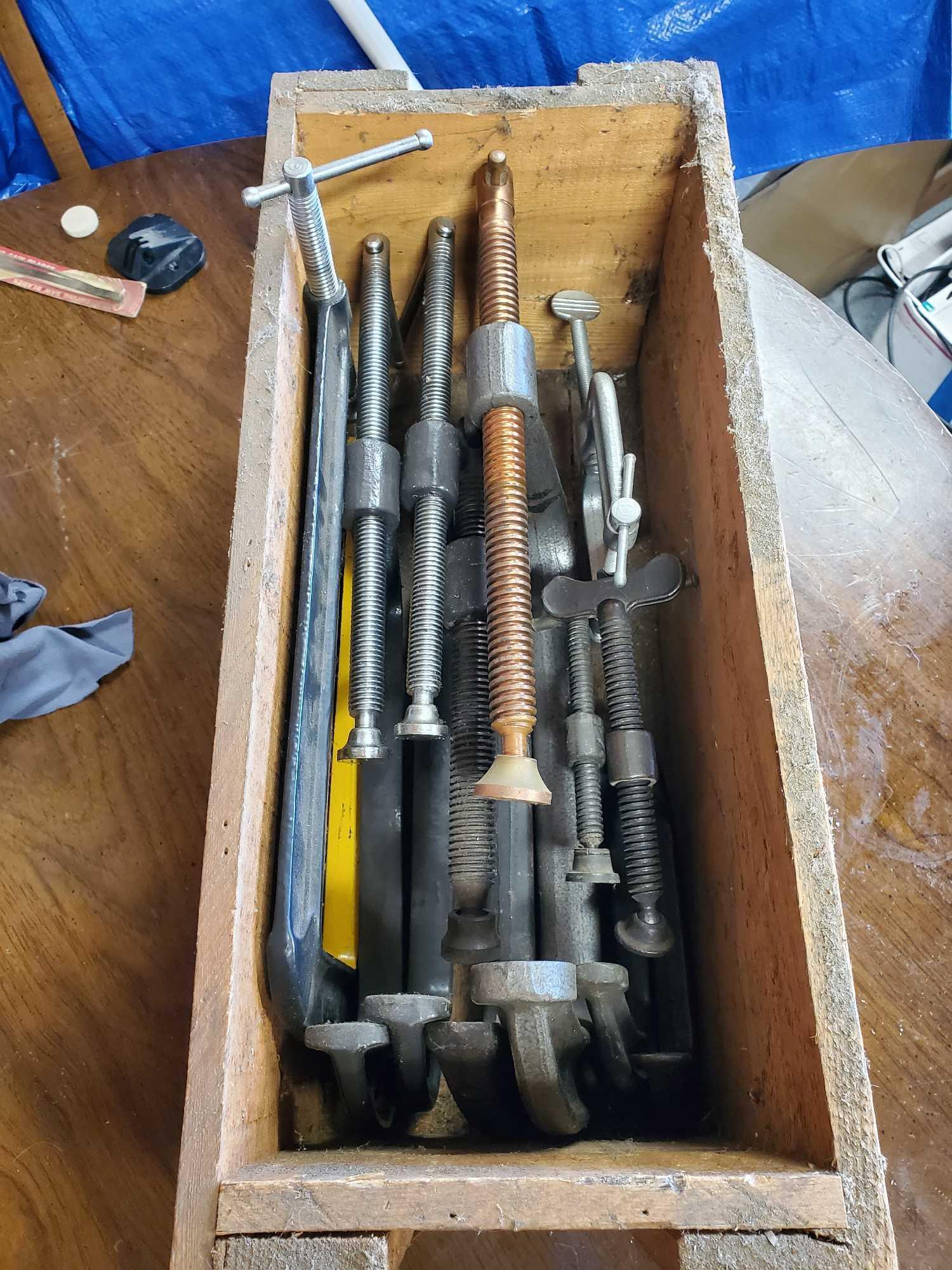 10 LARGE C CLAMPS AND WOOD BOX