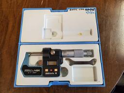 FOWLER & NSK DIGITRIX II MICROMETER