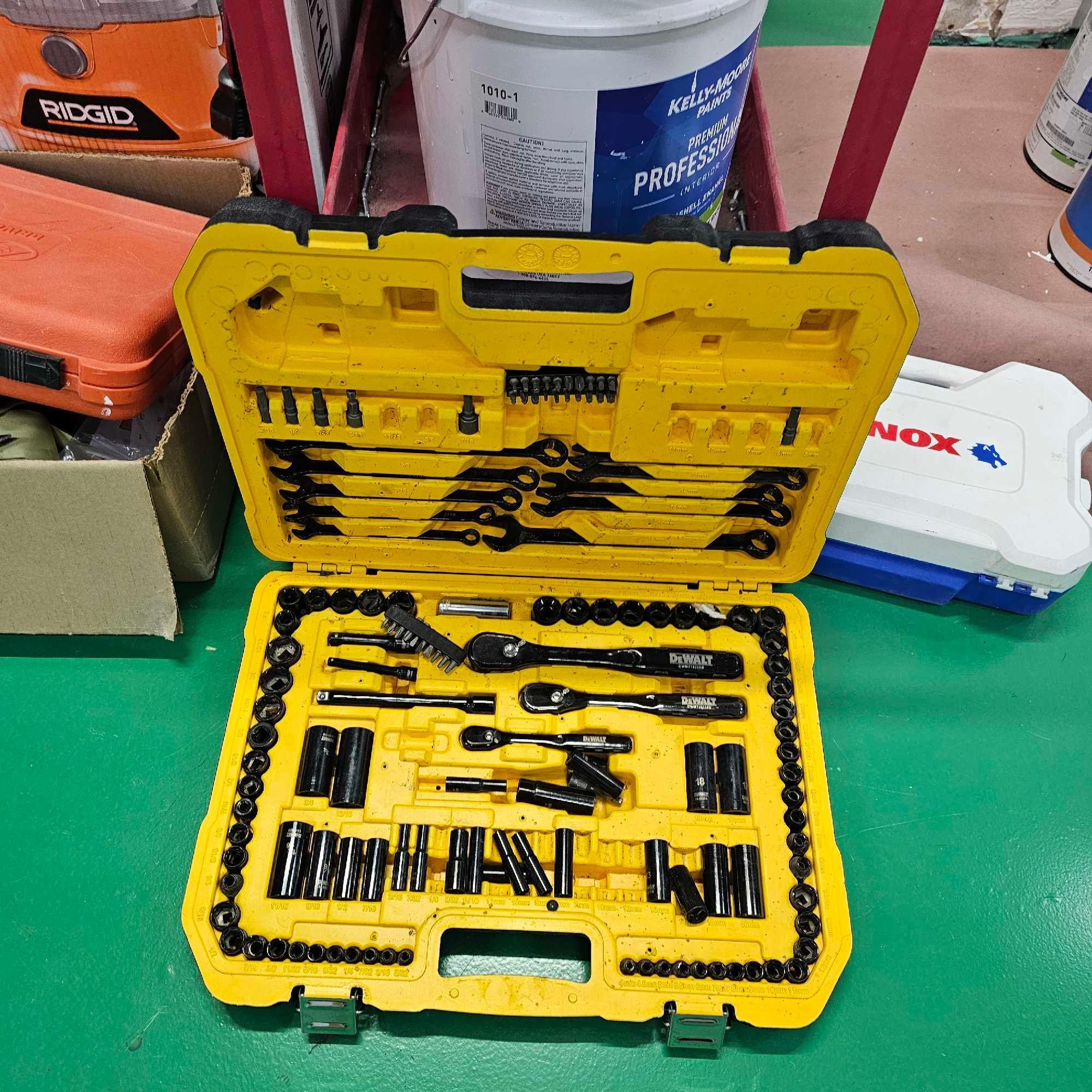 GORILLA RACK WITH CONSTRUCTION MATERIALS