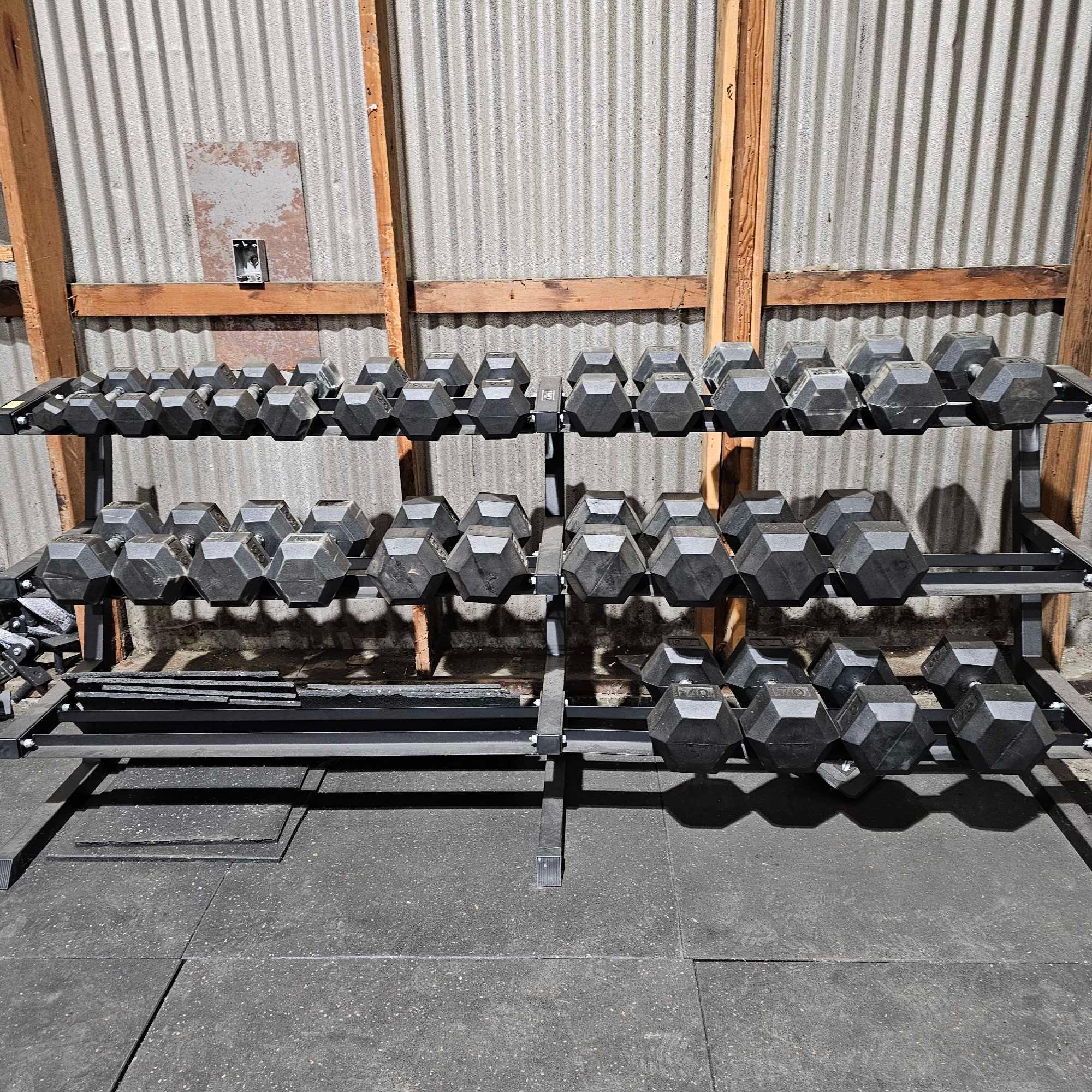 DUMBBELLS AND FRAY FITNESS RACK