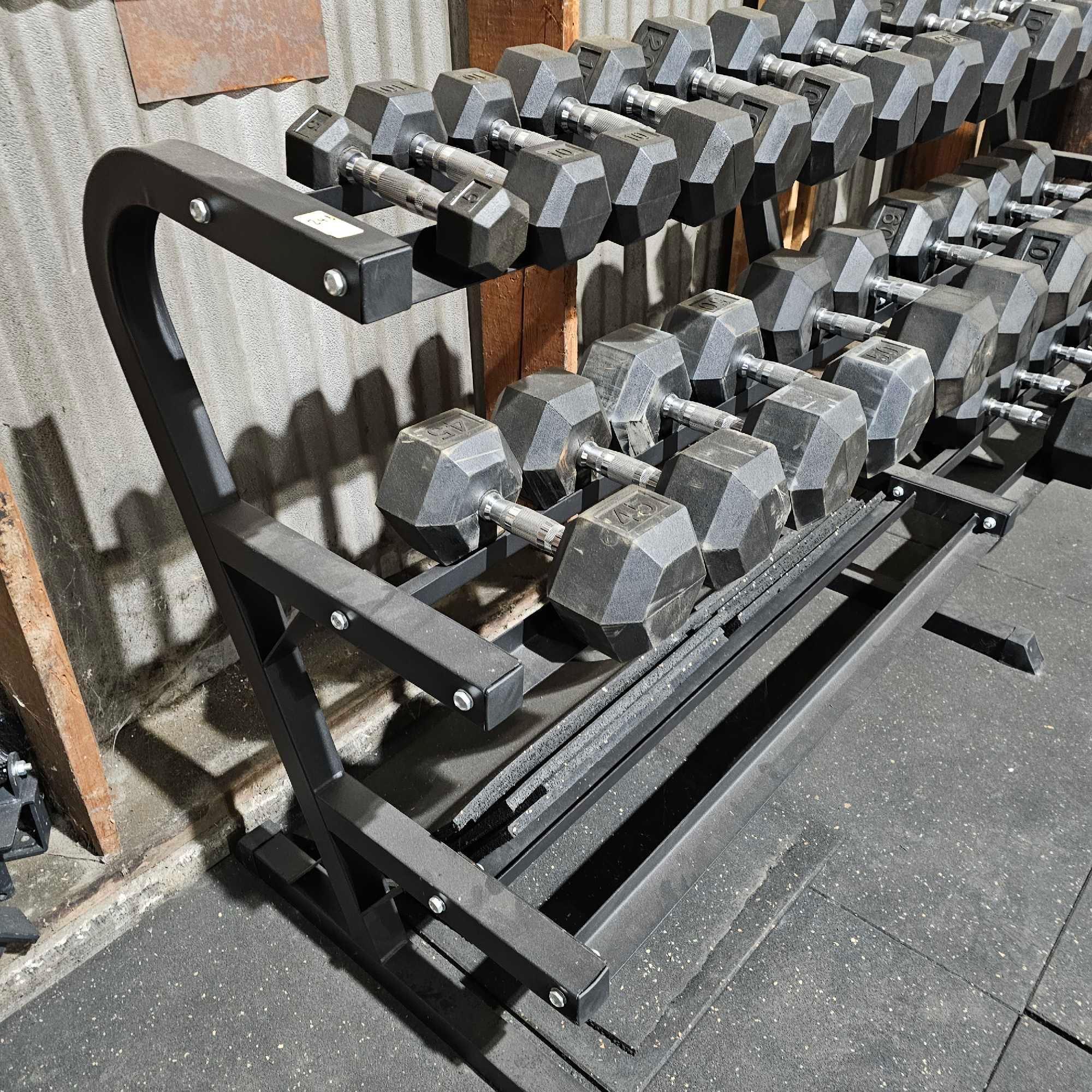 DUMBBELLS AND FRAY FITNESS RACK