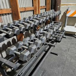 DUMBBELLS AND FRAY FITNESS RACK