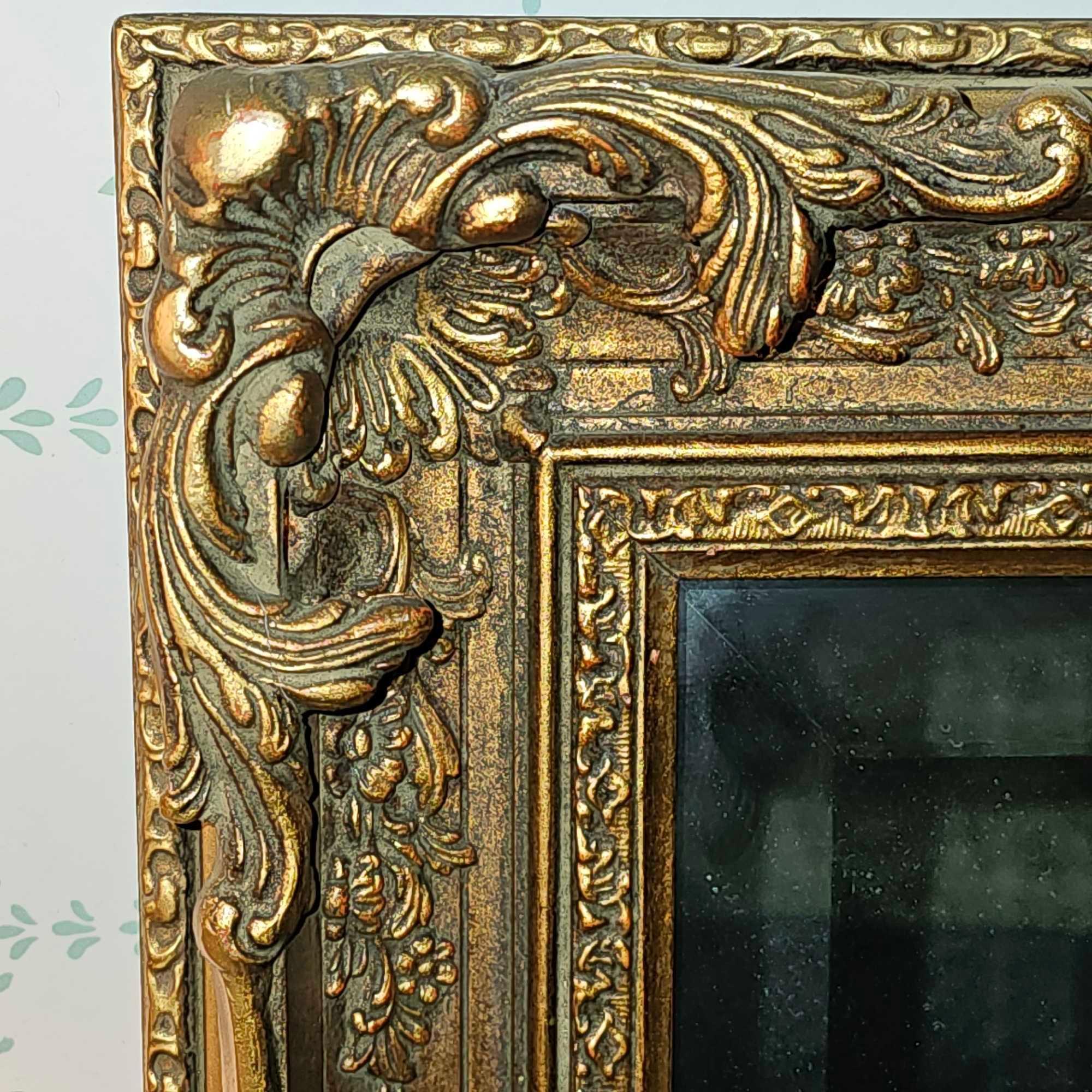 3 ORNATE AND DECORATIVE WALL MIRRORS