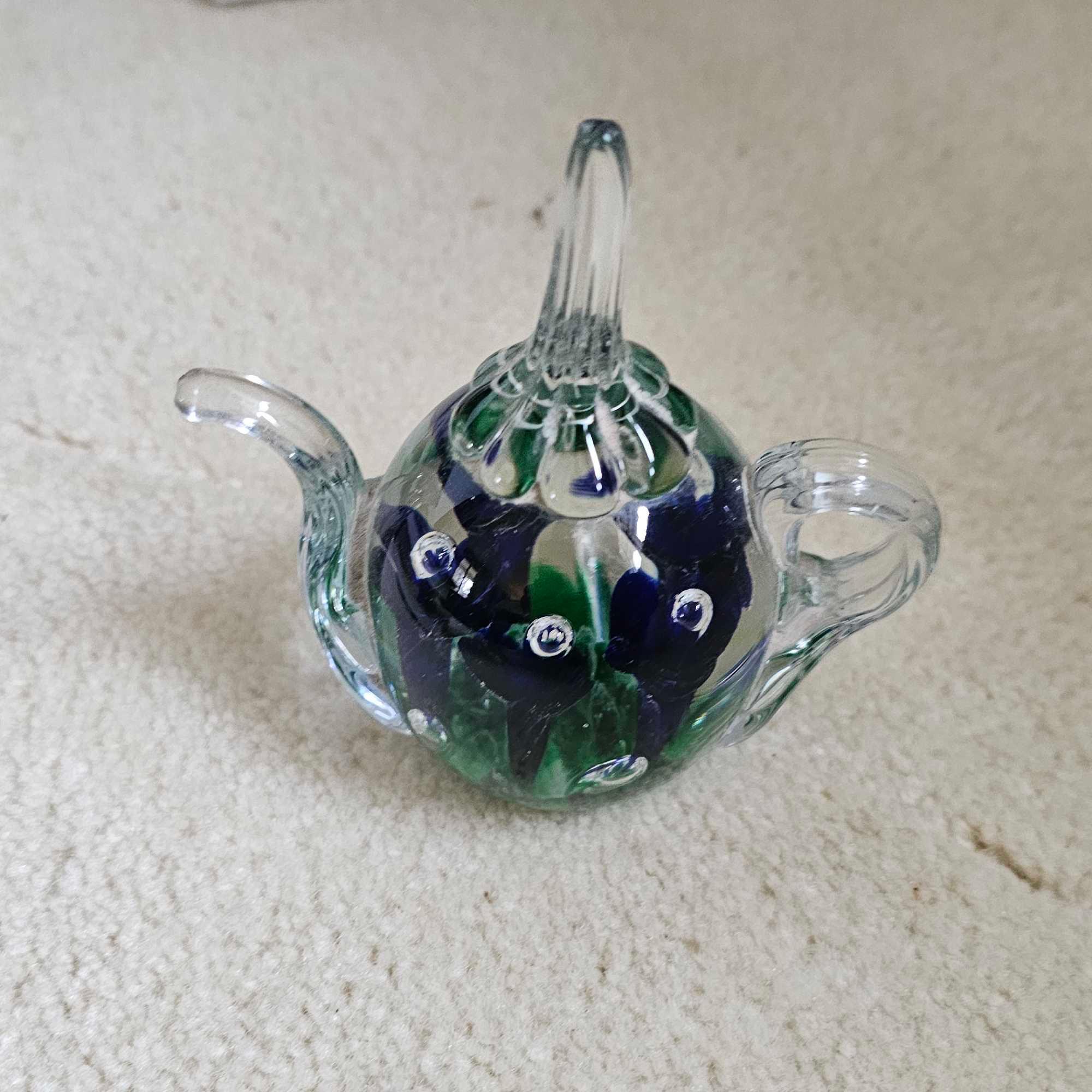 SMALL GROUP LOT OF KNICK-KNACKS