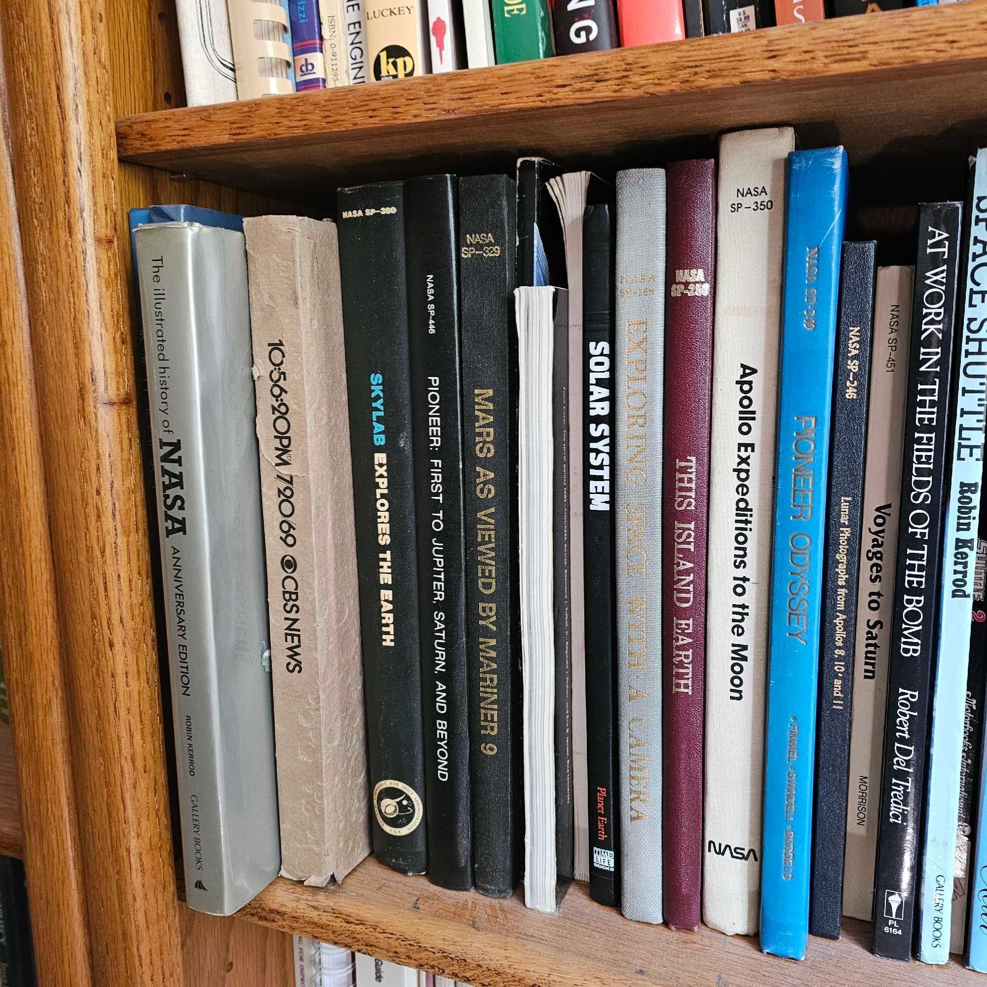 GROUP LOT OF BOOKS