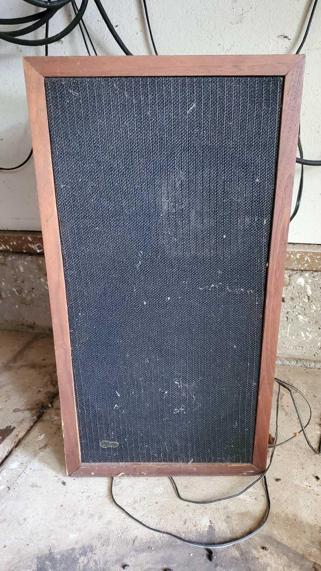 SANYO STEREO RECEIVER & SPEAKERS