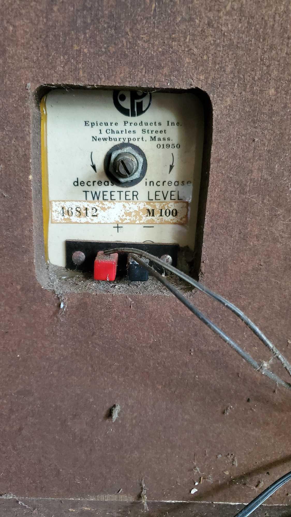 SANYO STEREO RECEIVER & SPEAKERS