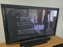 INSIGNIA TV & VIZIO SOUNDBAR