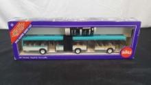 SIKU 3517 HINGED BUS