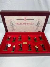 BRITAINS SET OF 12 BLUES AND ROYALS BAND FIGURES