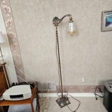VINTAGE METAL POLE LAMP