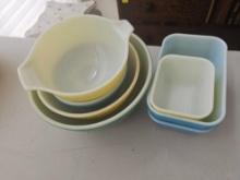 VINTAGE PYREX BOWLS