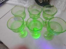 VASELINE GLASS HOCKING CIRCLE SMALL GLASSES