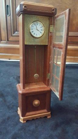 Harry Hare Clock - Will not be shipped