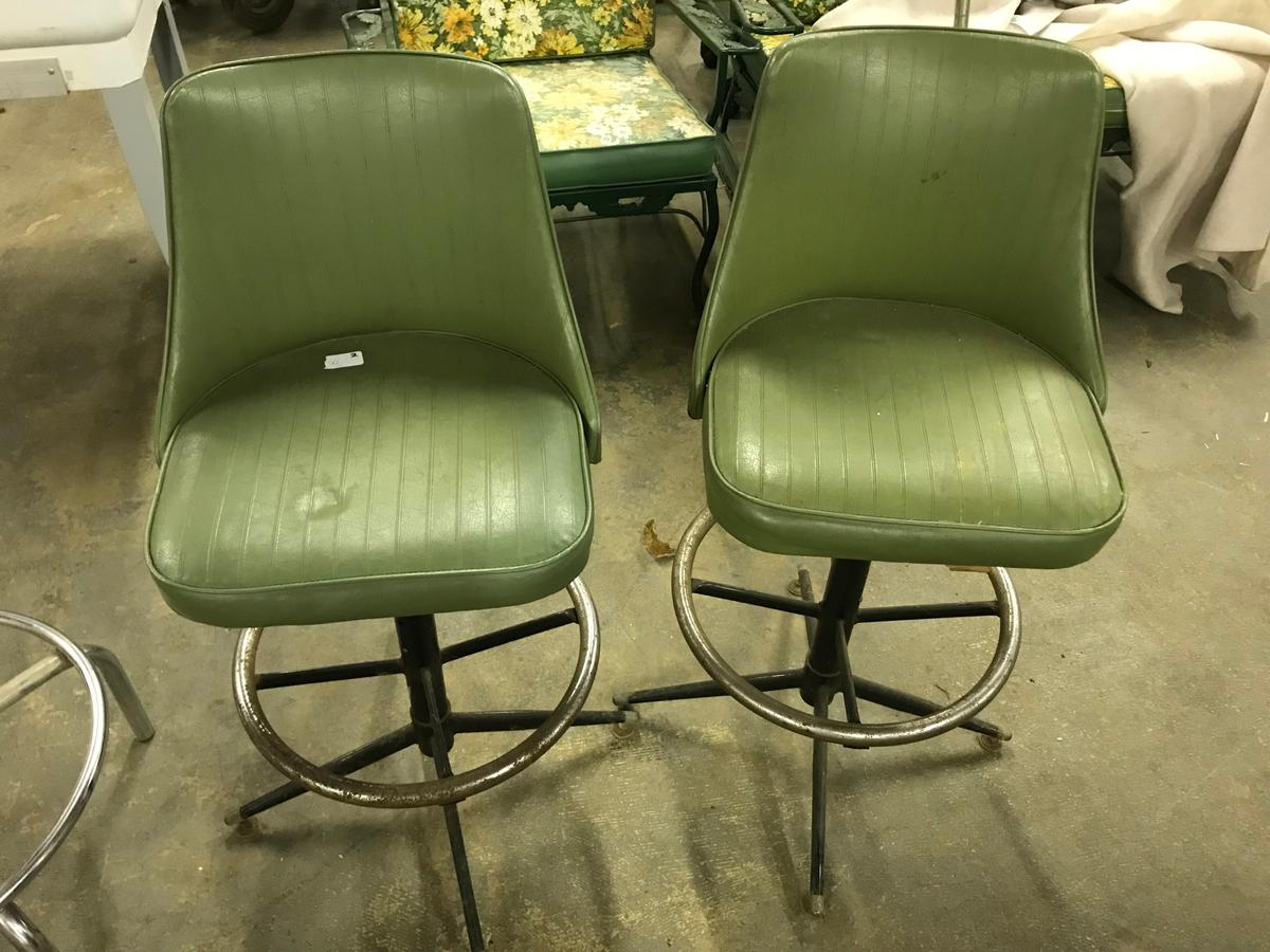 2 GREEN STOOLS (lot 2)