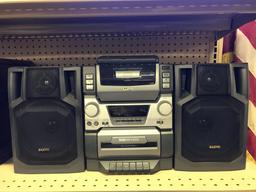 SANYO CD PLAYER/STEREO SYSTEM (lot 2)