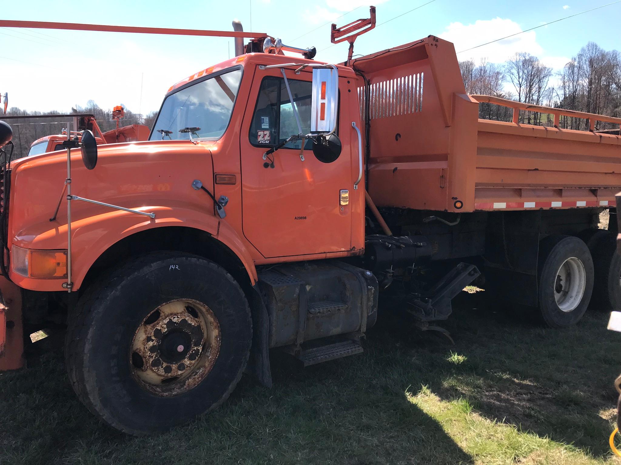 10 Wheel Dump Truck