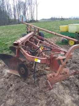 4 BOTTOM PLOW