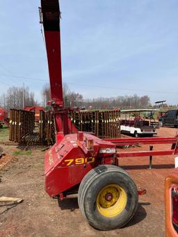 790 NEW HOLLAND CORN CHOPPER COMES WITH DRIVE SHAFT