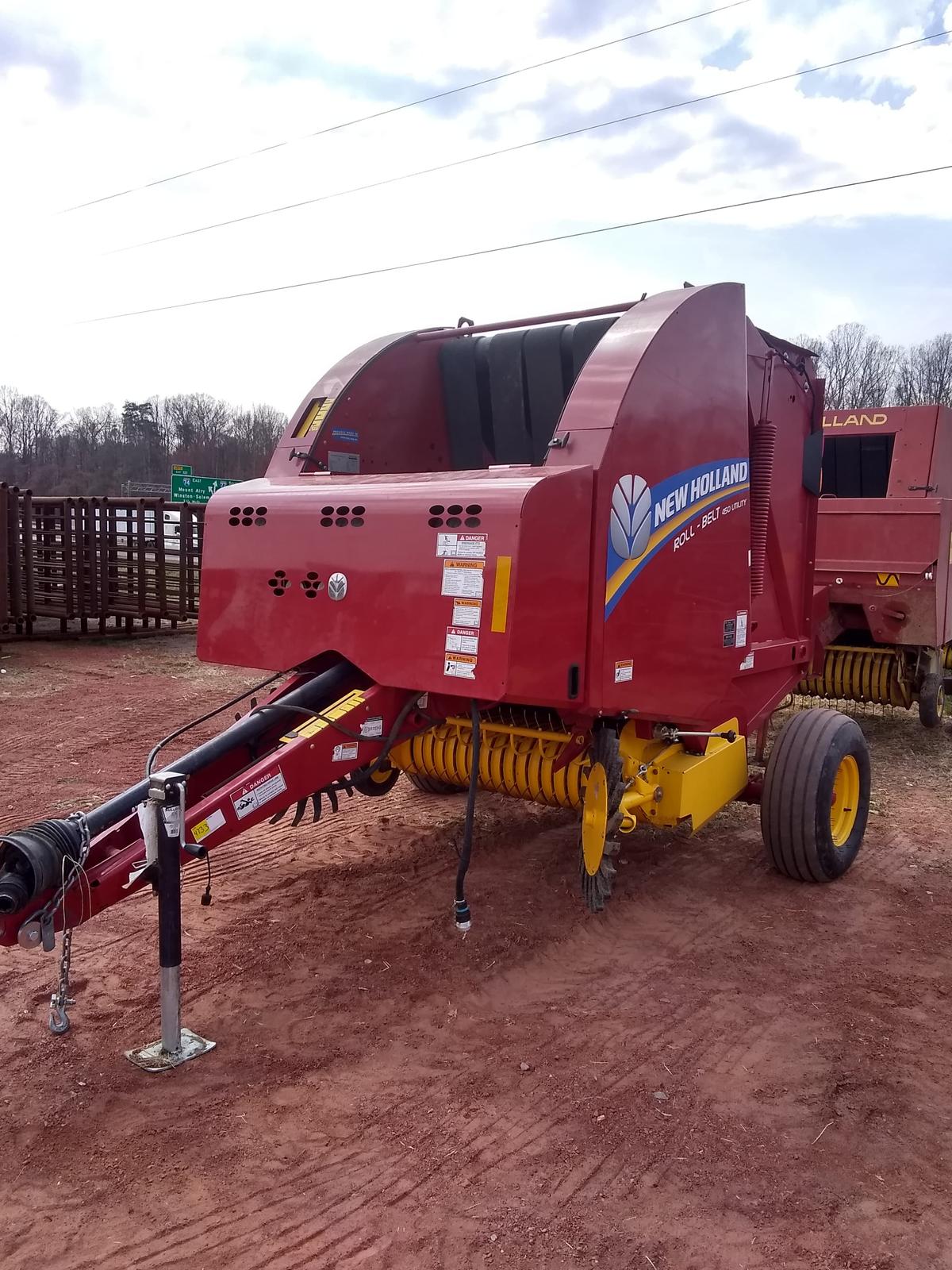 NEW HOLLAND- BOLL BELT 450 UTILITY BALER