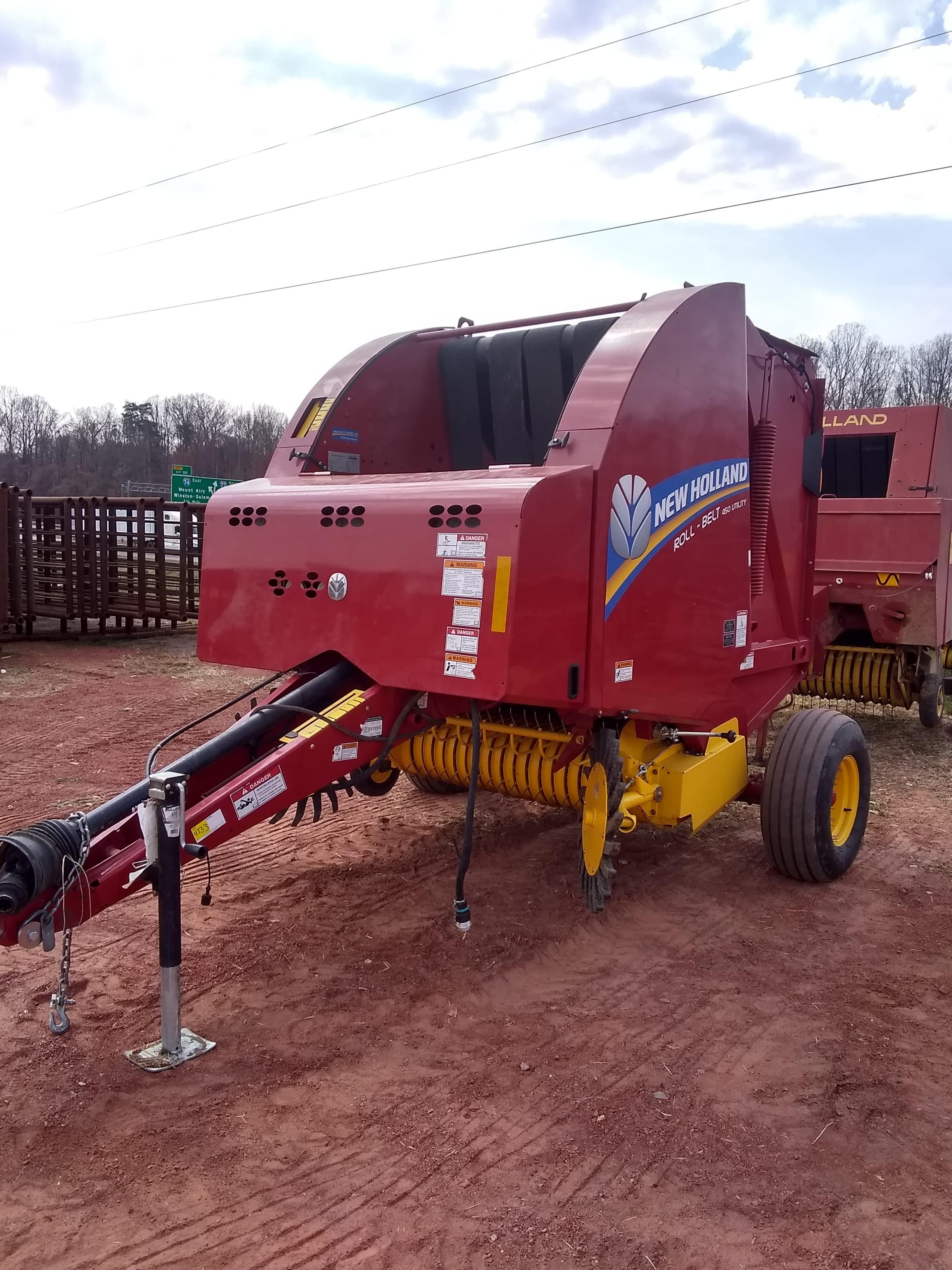 NEW HOLLAND- BOLL BELT 450 UTILITY BALER