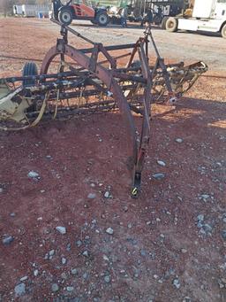 NEW HOLLAND HAY RAKE