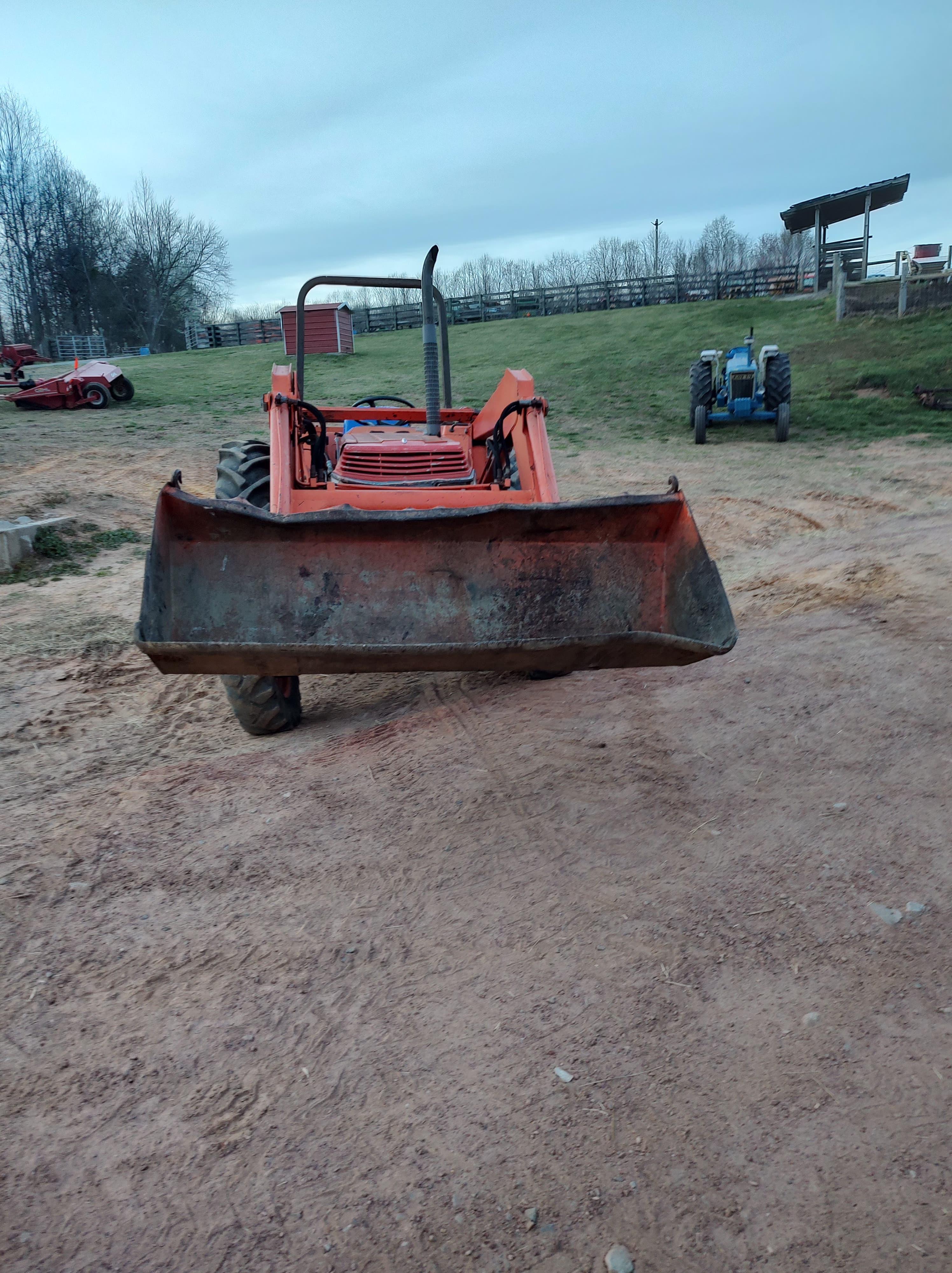 KUBOTA L4150 TRACTOR W/ BF900 LOADER - HOURS 958