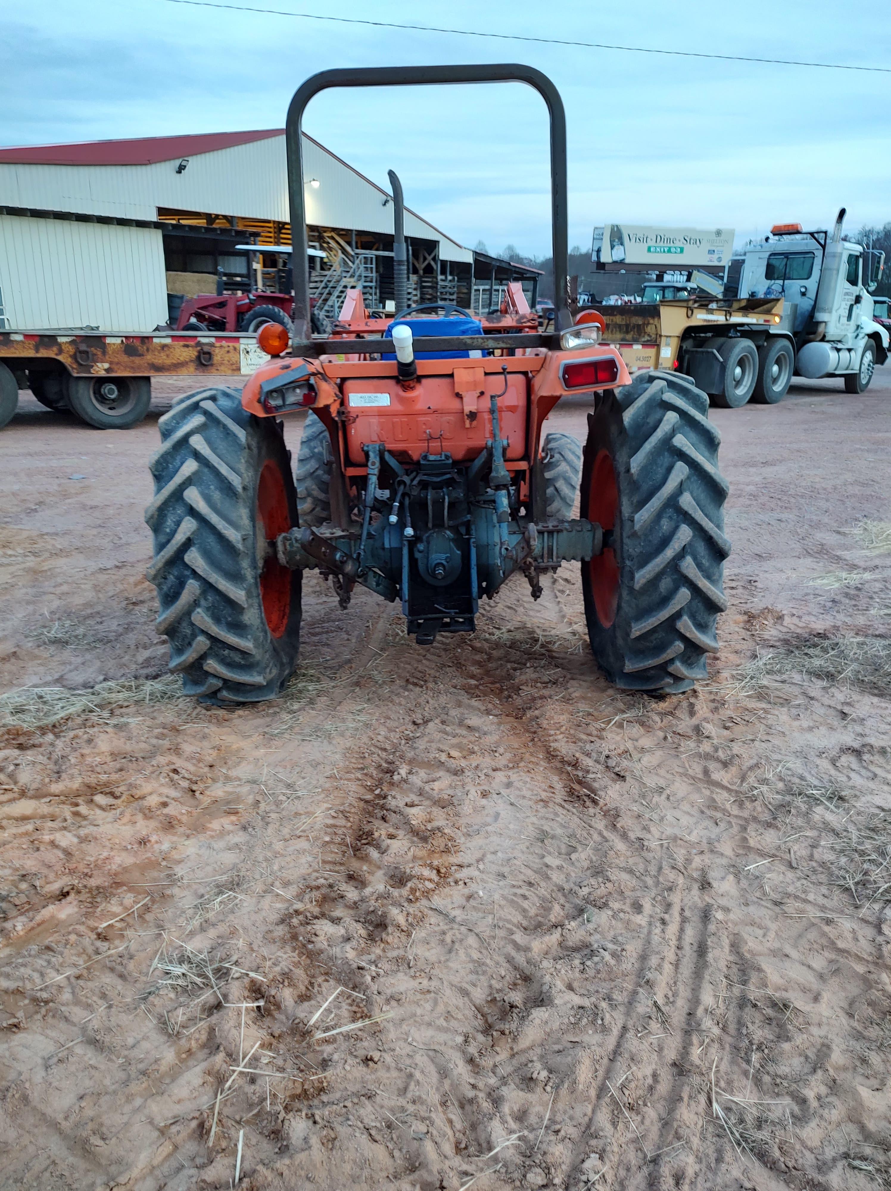 KUBOTA L4150 TRACTOR W/ BF900 LOADER - HOURS 958