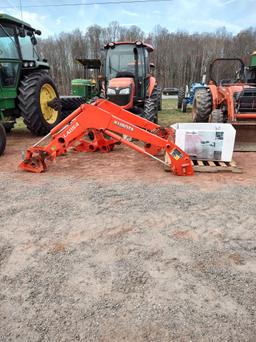 LA 1154 KUBOTA LADER W/ LOADER MOUNT VALVE BODY