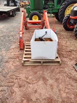 LA 1154 KUBOTA LADER W/ LOADER MOUNT VALVE BODY