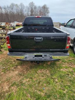 CHEVY 03 MODEL TRUCK 106K MILES - WILL BRING TITLE