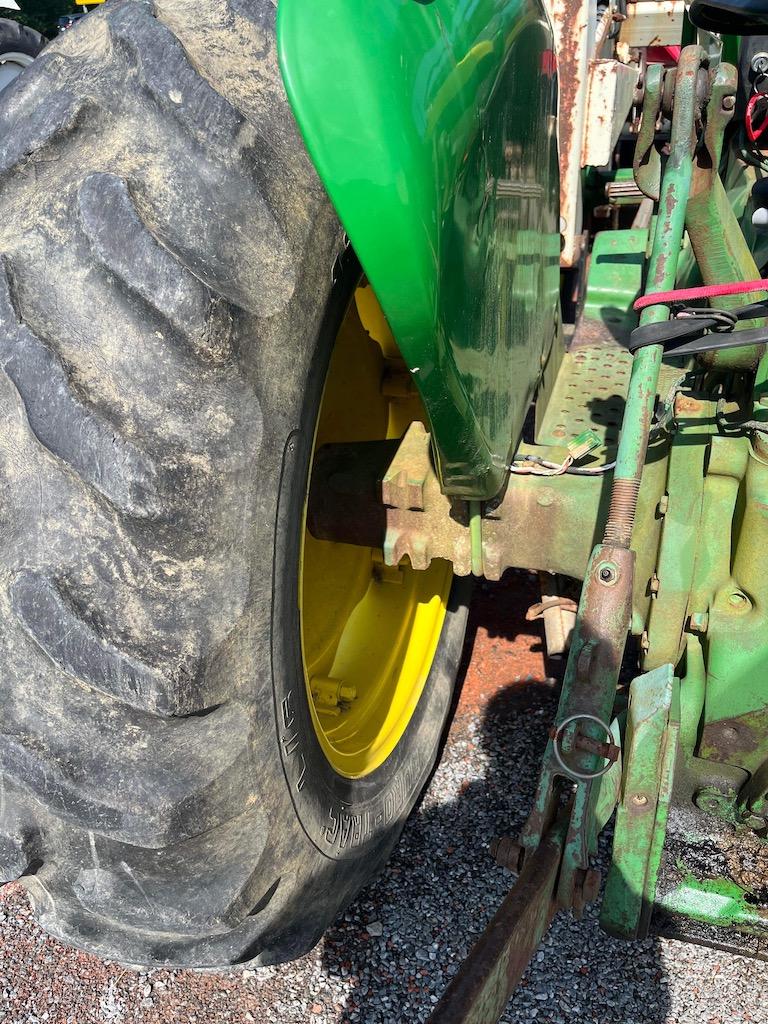 John Deere 1020 W/ Loader