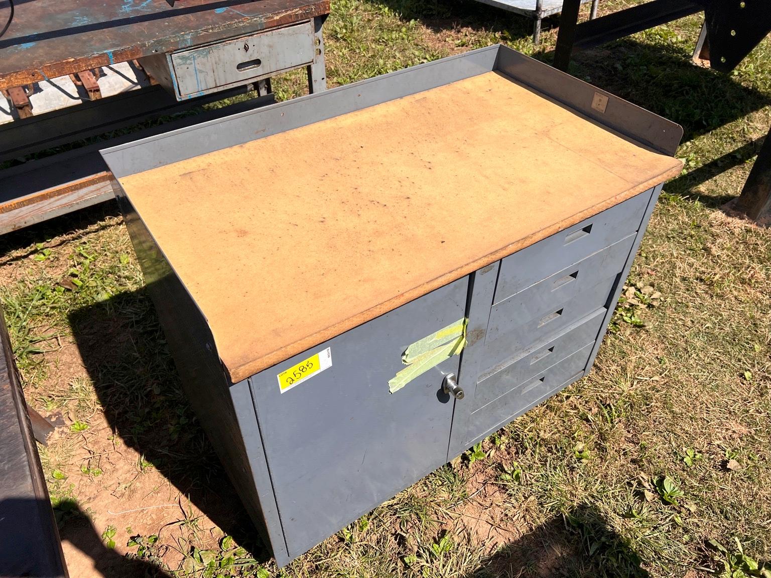 Mobile Shop Cabinet