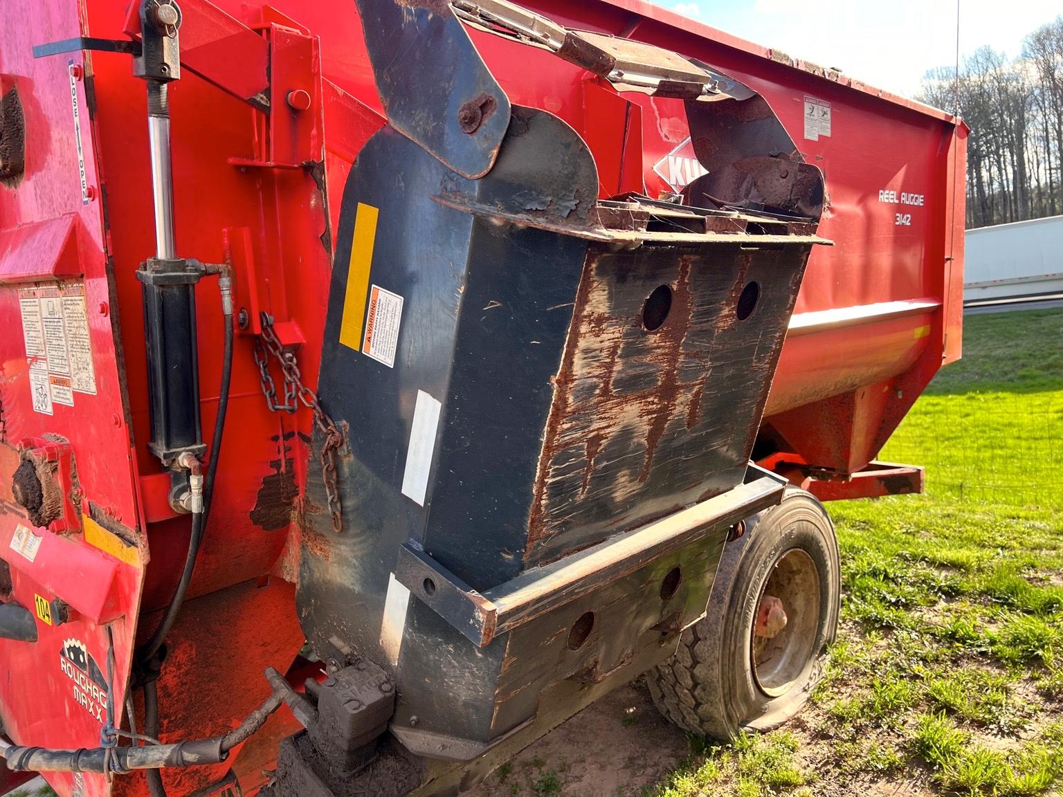 KUHN KNIGHT REEL AUGGIE 3142 GRIAN MIXER WAGON