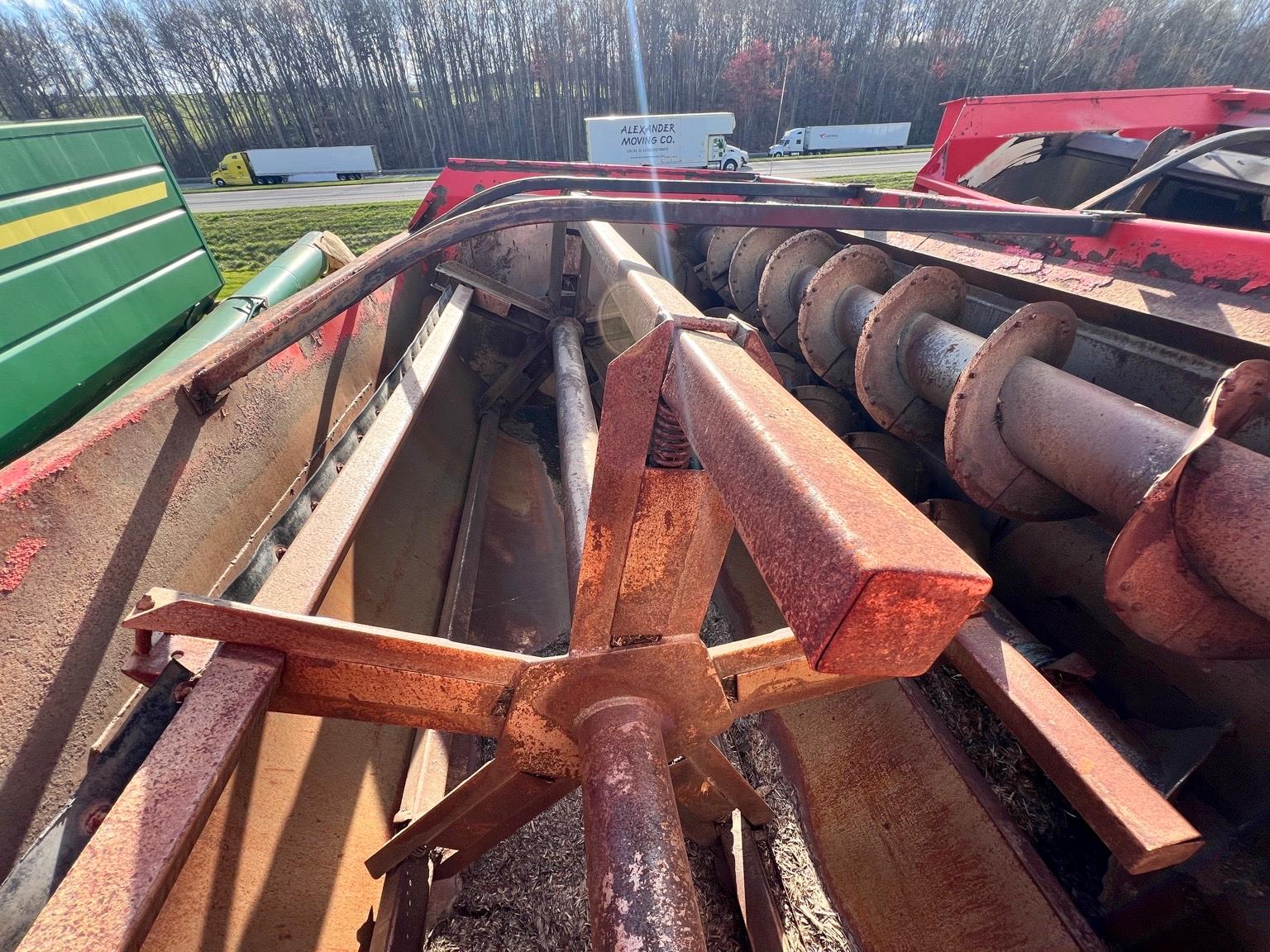 KUHN KNIGHT REEL AUGGIE 3142 GRIAN MIXER WAGON