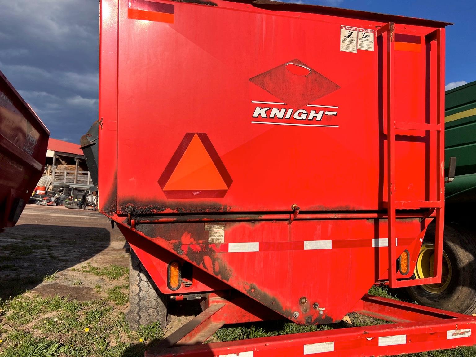 KUHN KNIGHT REEL AUGGIE 3142 GRIAN MIXER WAGON
