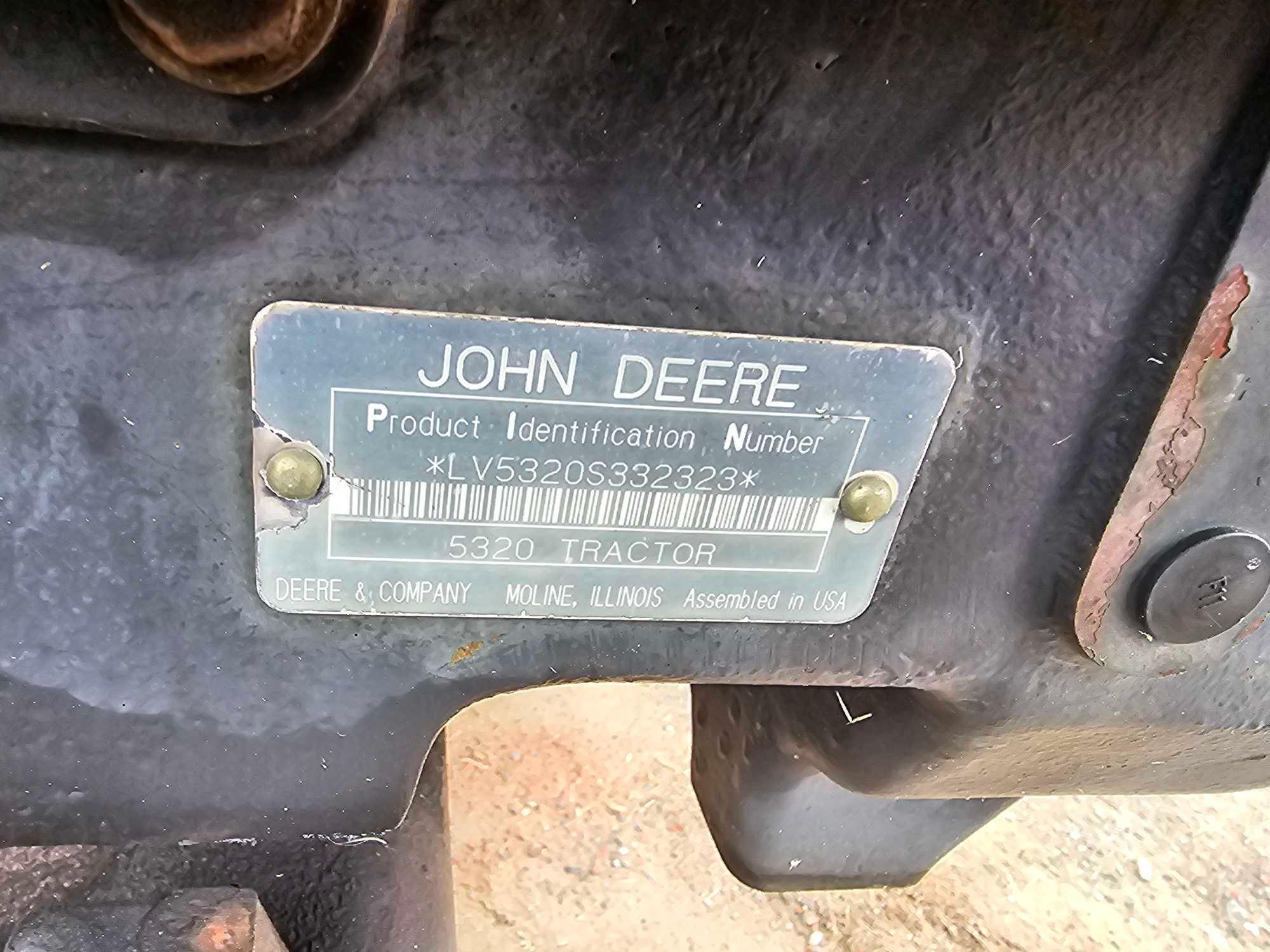 John Deere 5320 w/Cab (4WD)
