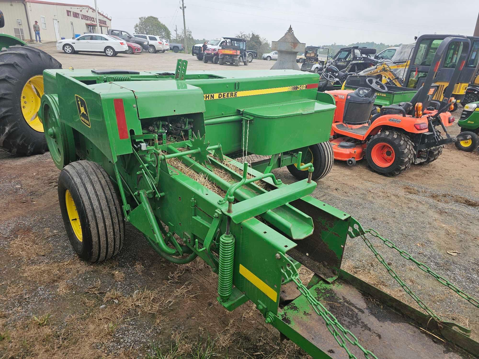 John Deere 348 Square Baler
