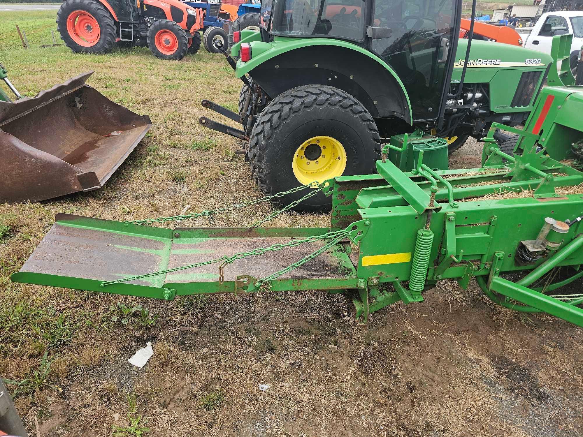 John Deere 348 Square Baler