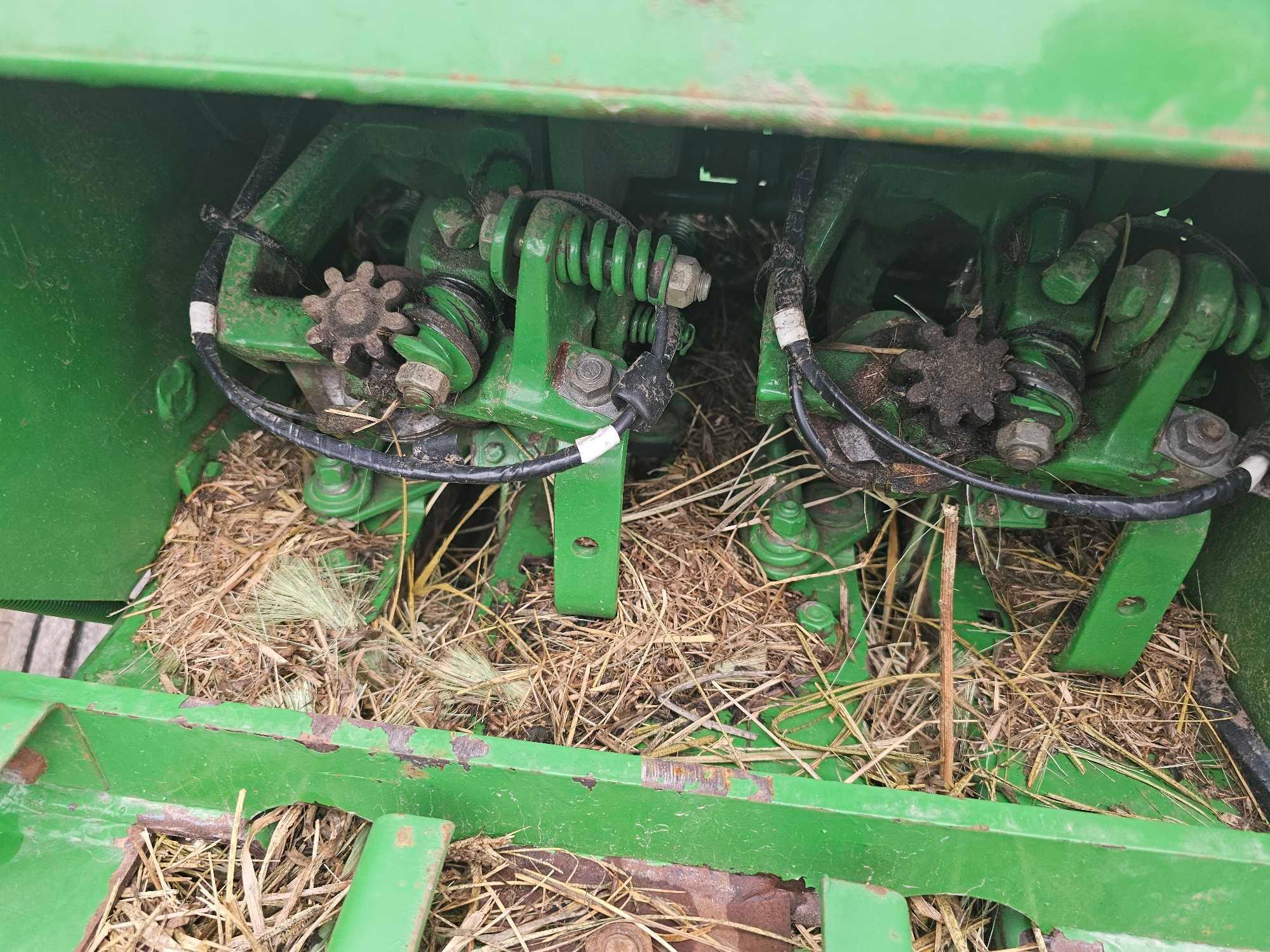 John Deere 348 Square Baler
