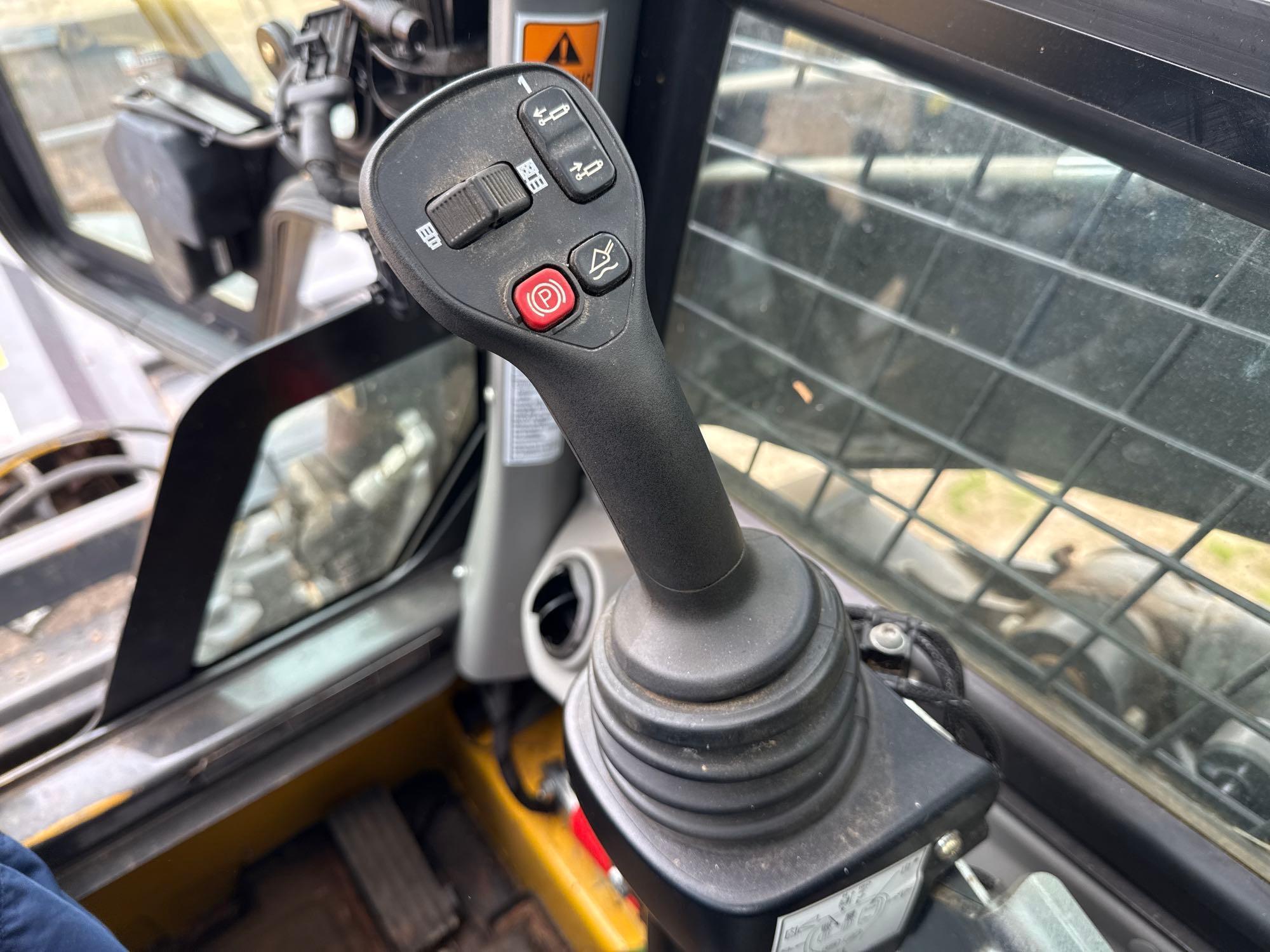 2022 New Holland C332