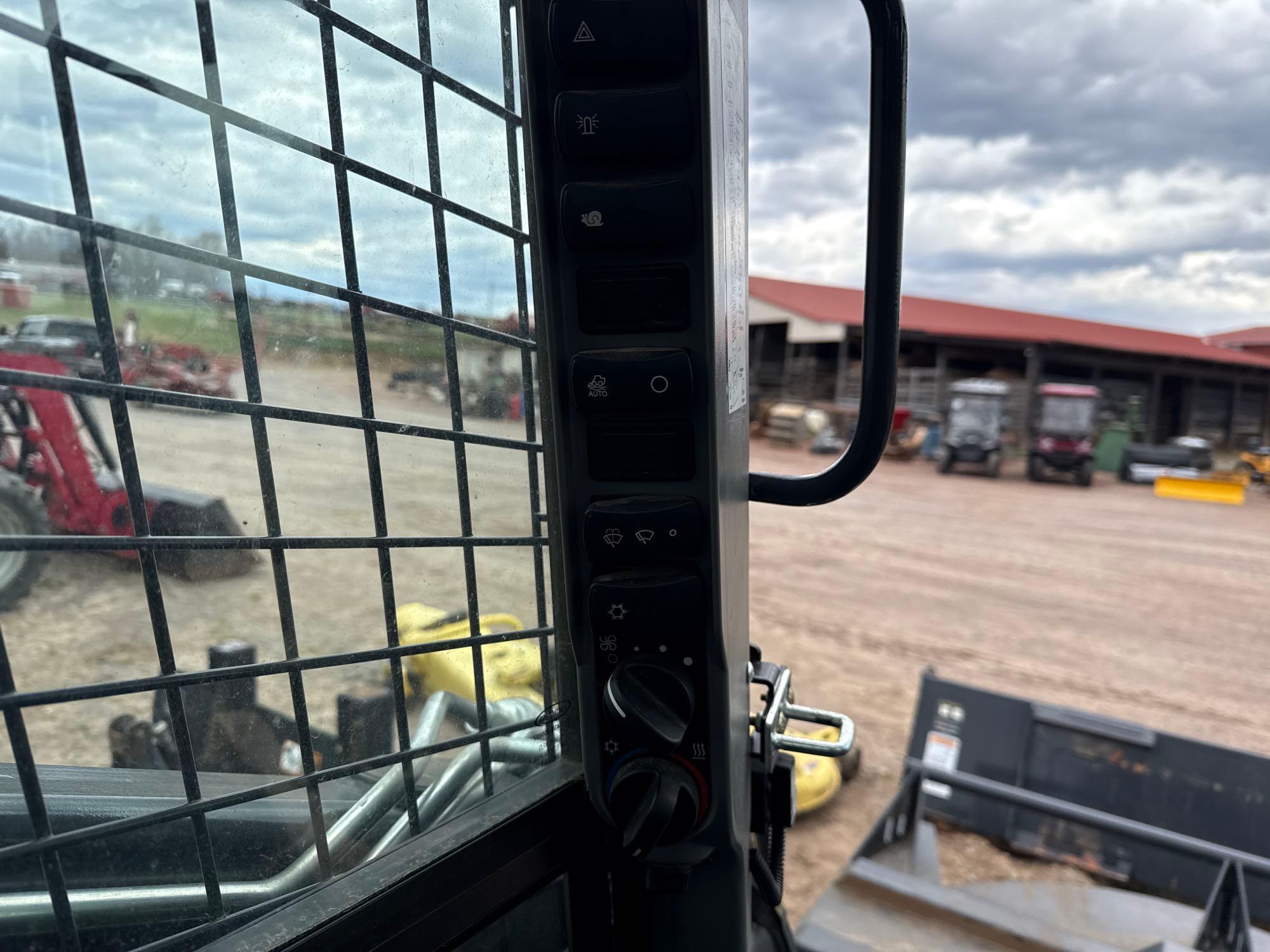 2022 New Holland C332