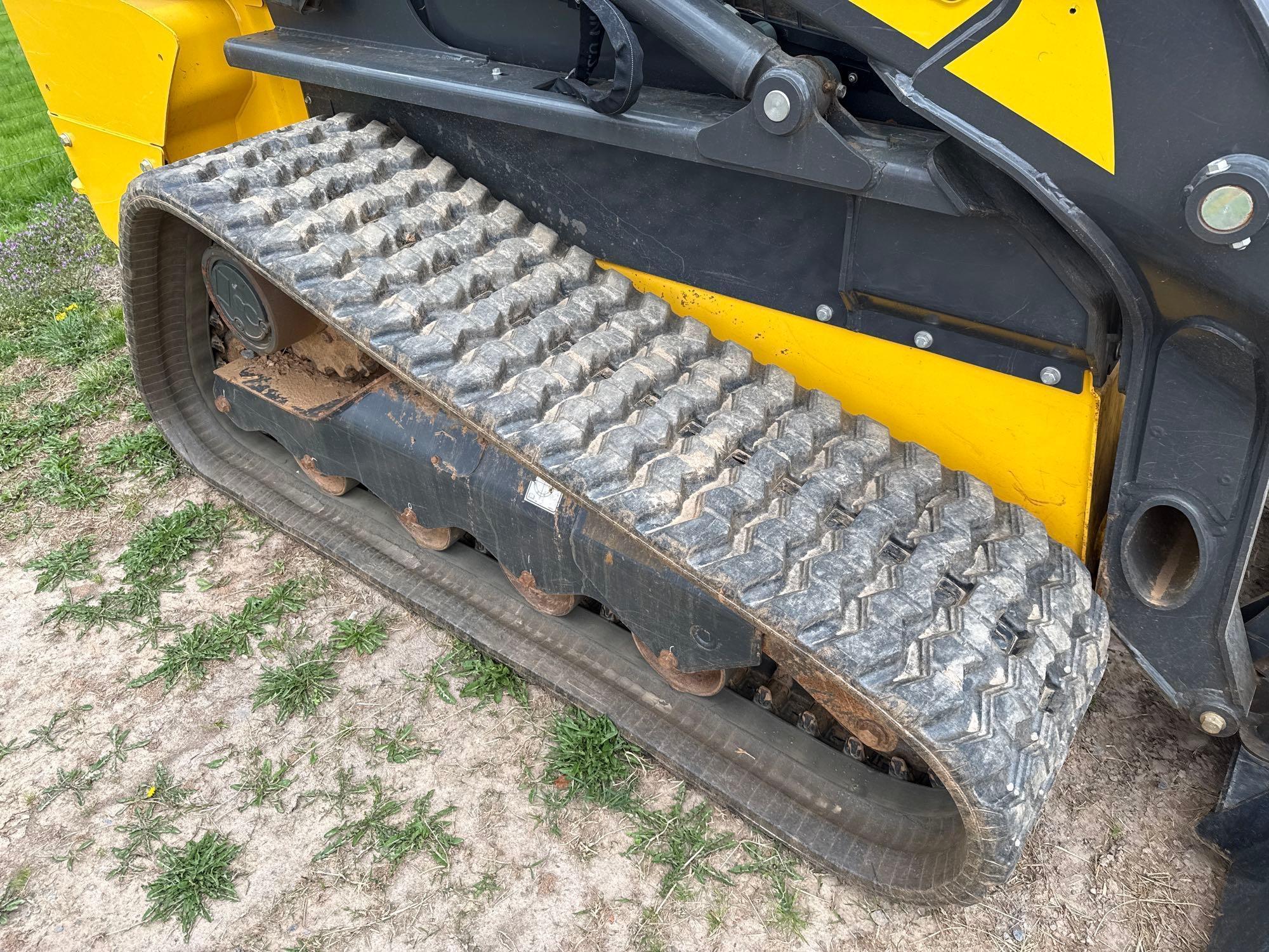 2022 New Holland C332