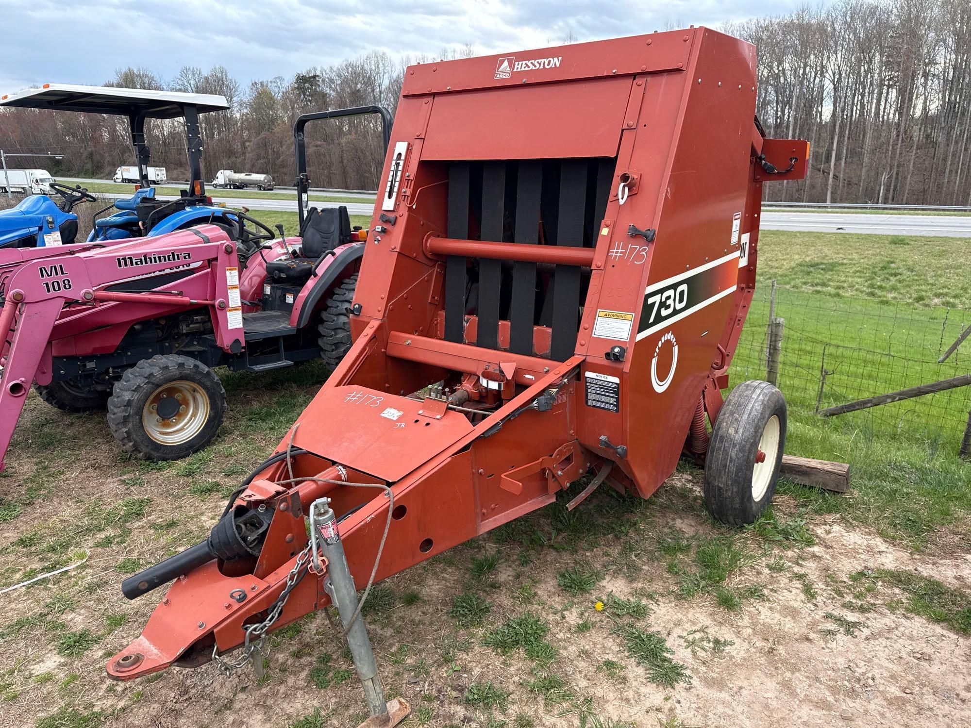 Hesston 730 Round Baler