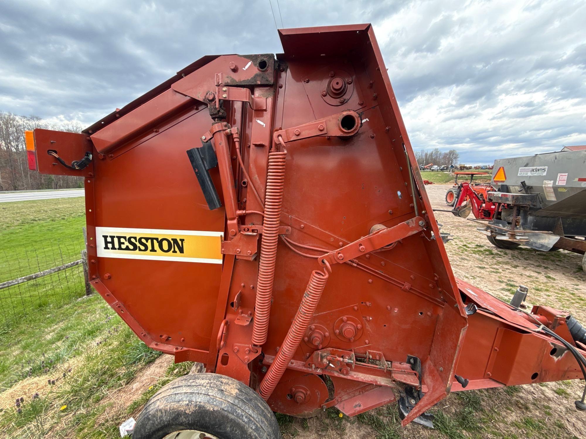 Hesston 730 Round Baler