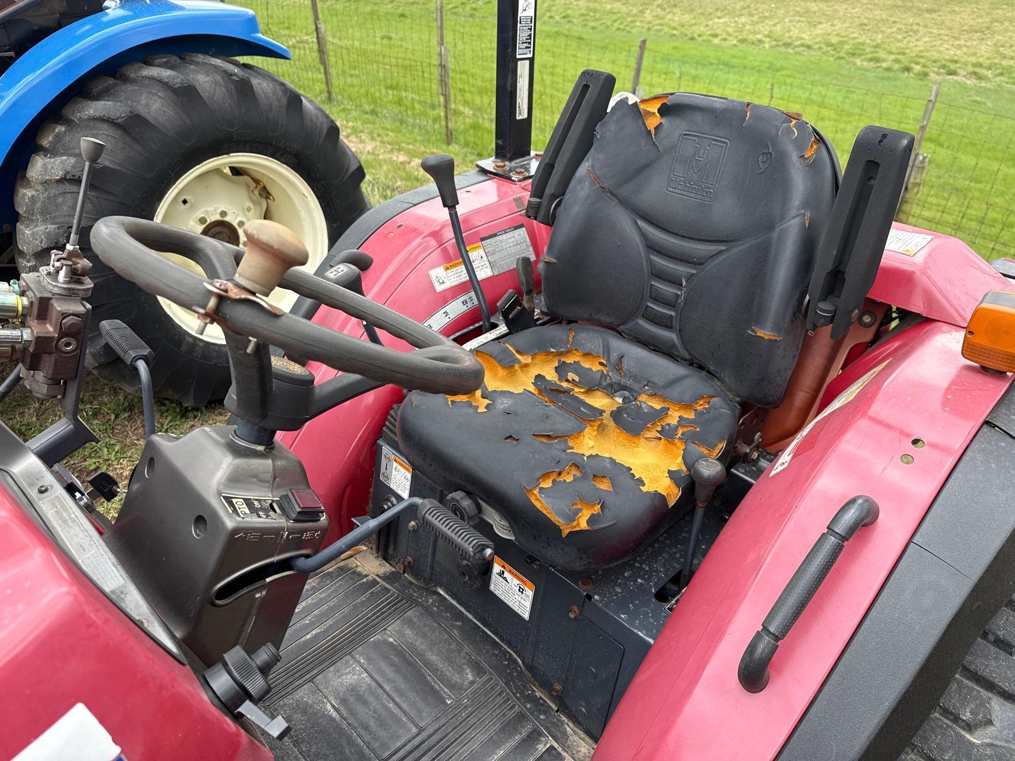 Mahindra 2810 w/Loader