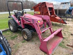 Mahindra 2810 w/Loader
