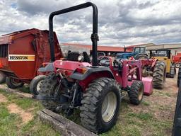 Mahindra 2810 w/Loader